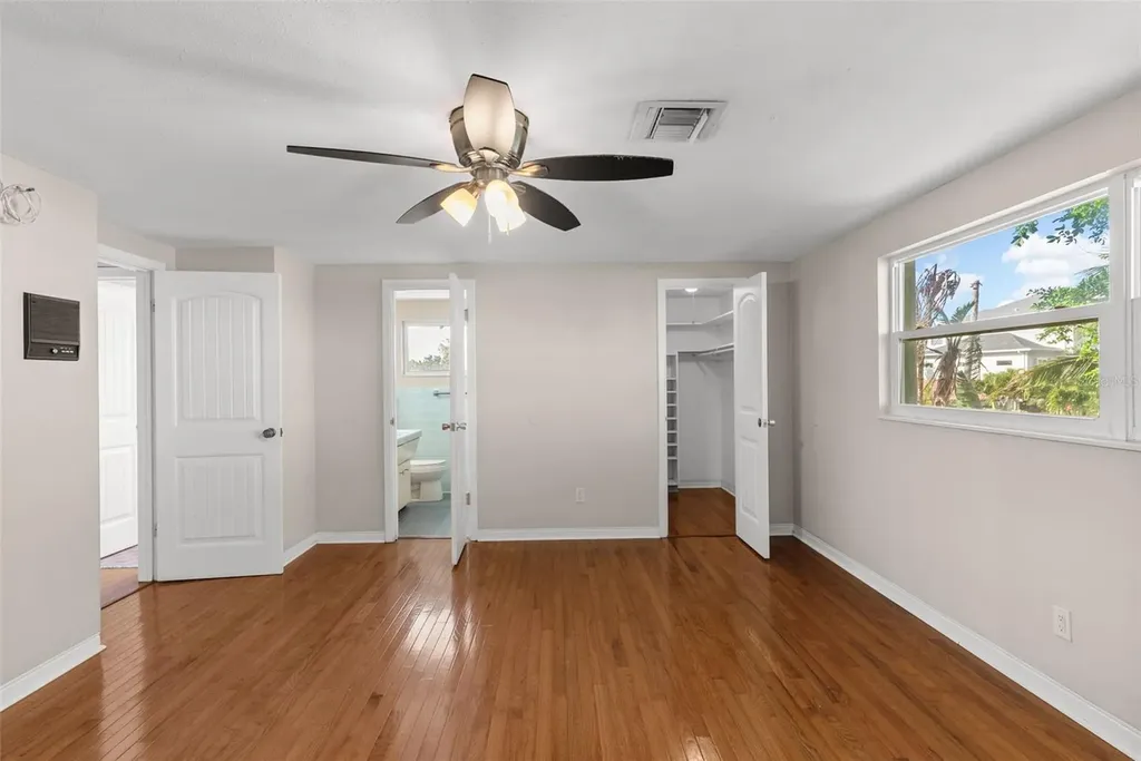 7887 9th Avenue S St Petersburg FL 33707