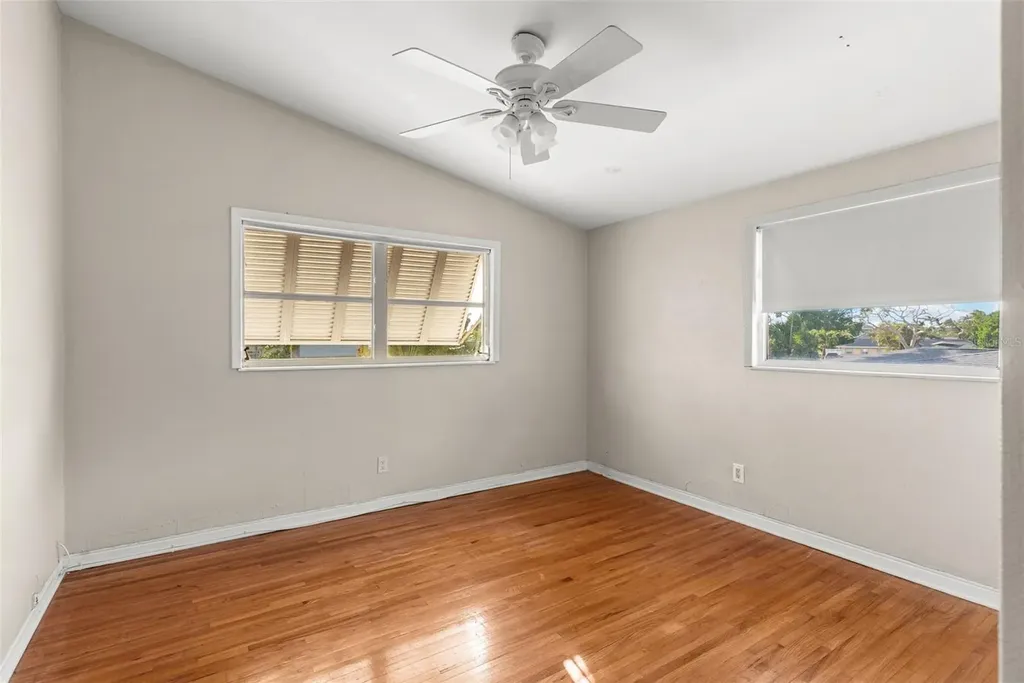 7887 9th Avenue S St Petersburg FL 33707