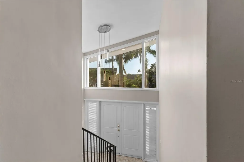 7887 9th Avenue S St Petersburg FL 33707