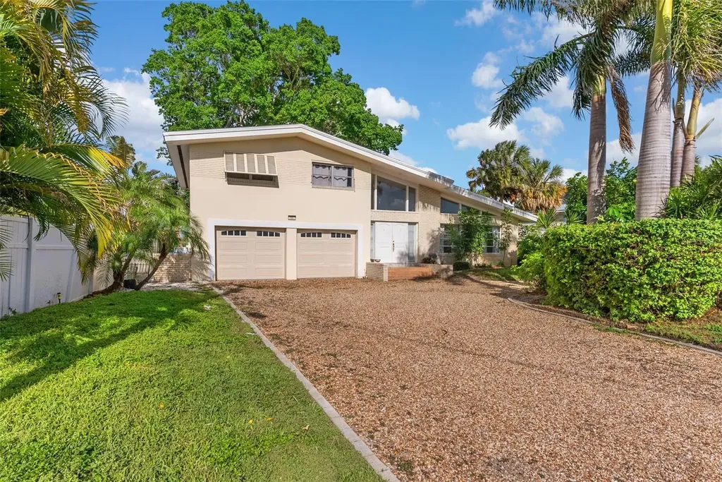 7887 9th Avenue S St Petersburg FL 33707