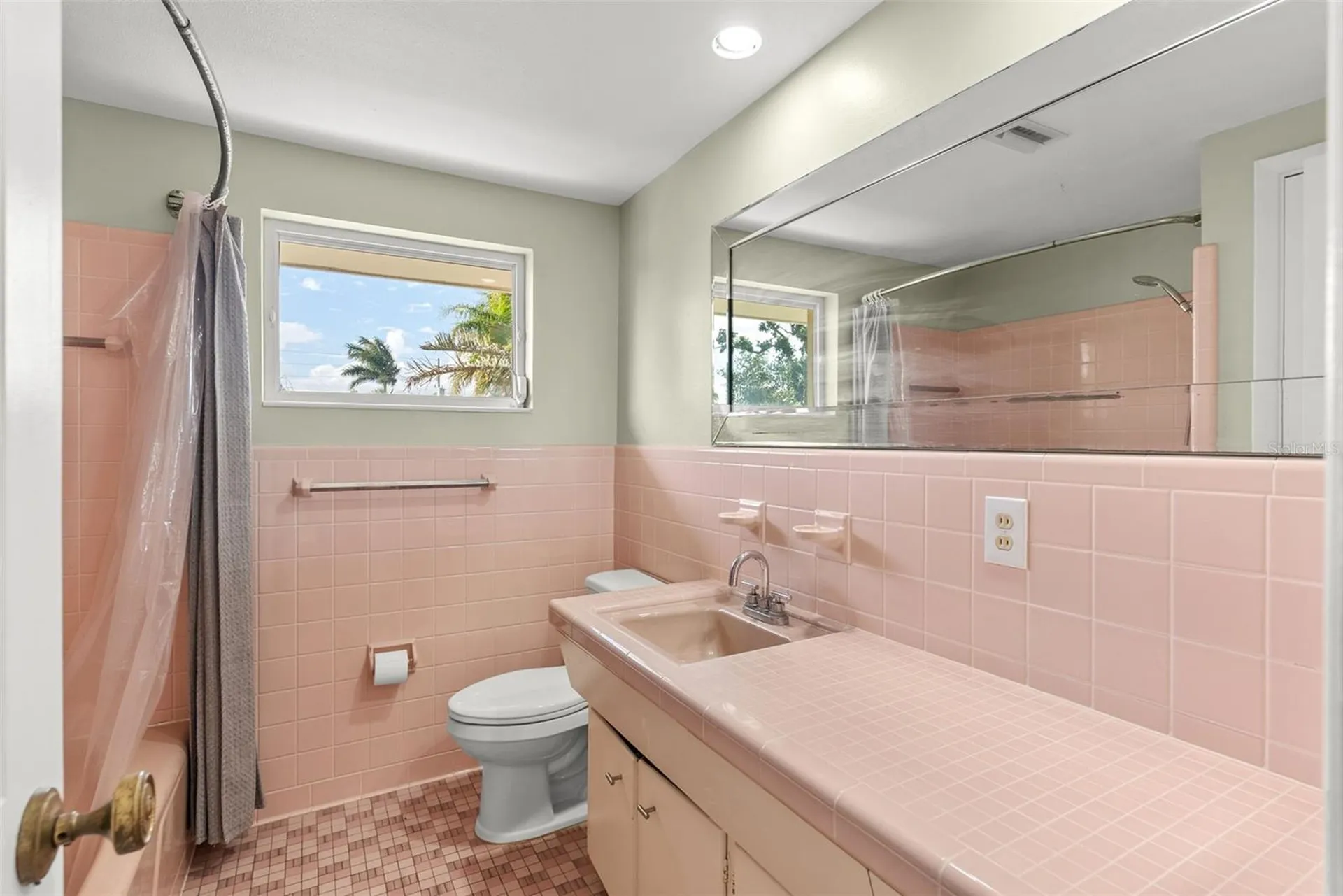 7887 9th Avenue S St Petersburg FL 33707