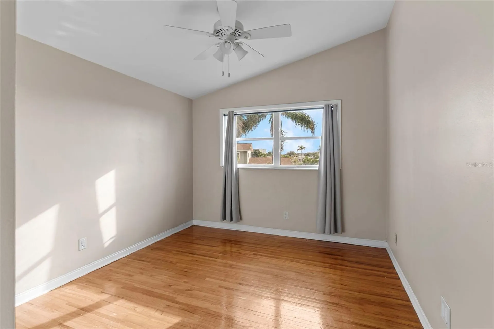 7887 9th Avenue S St Petersburg FL 33707