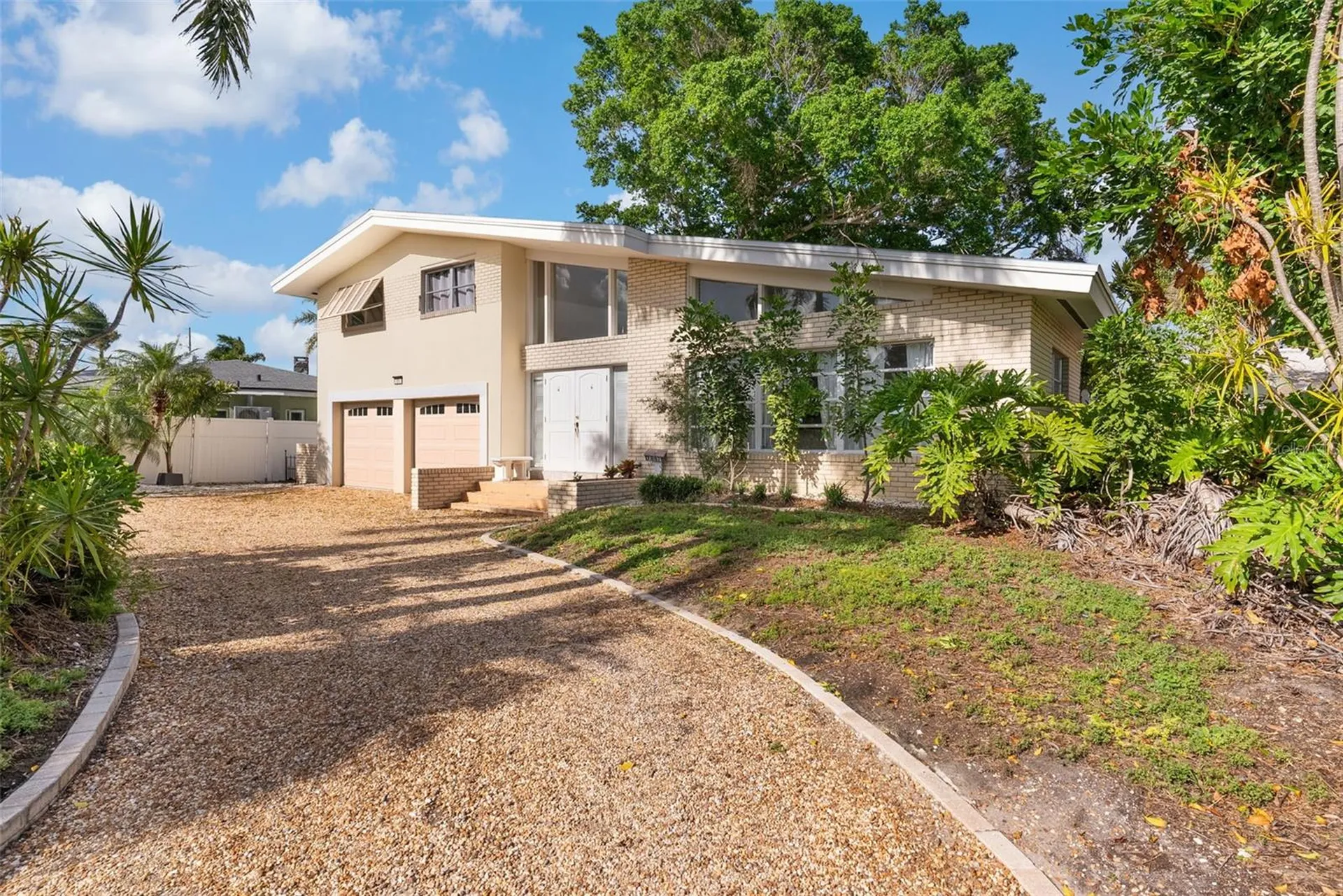 7887 9th Avenue S St Petersburg FL 33707