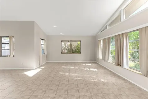 7887 9th Avenue S St Petersburg FL 33707