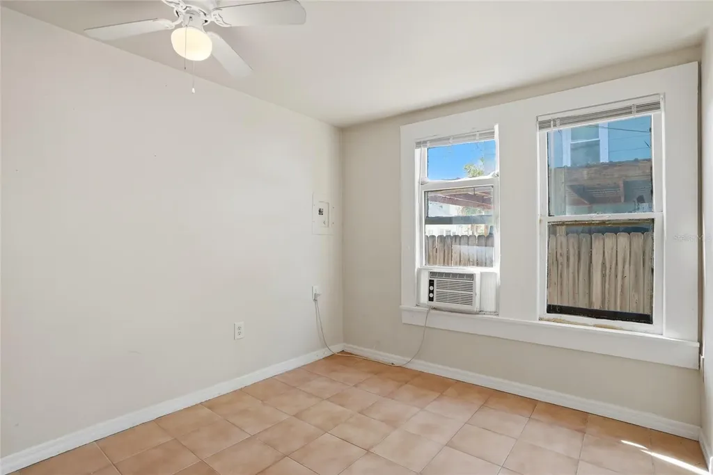 725 8th Street N St Petersburg FL 33701