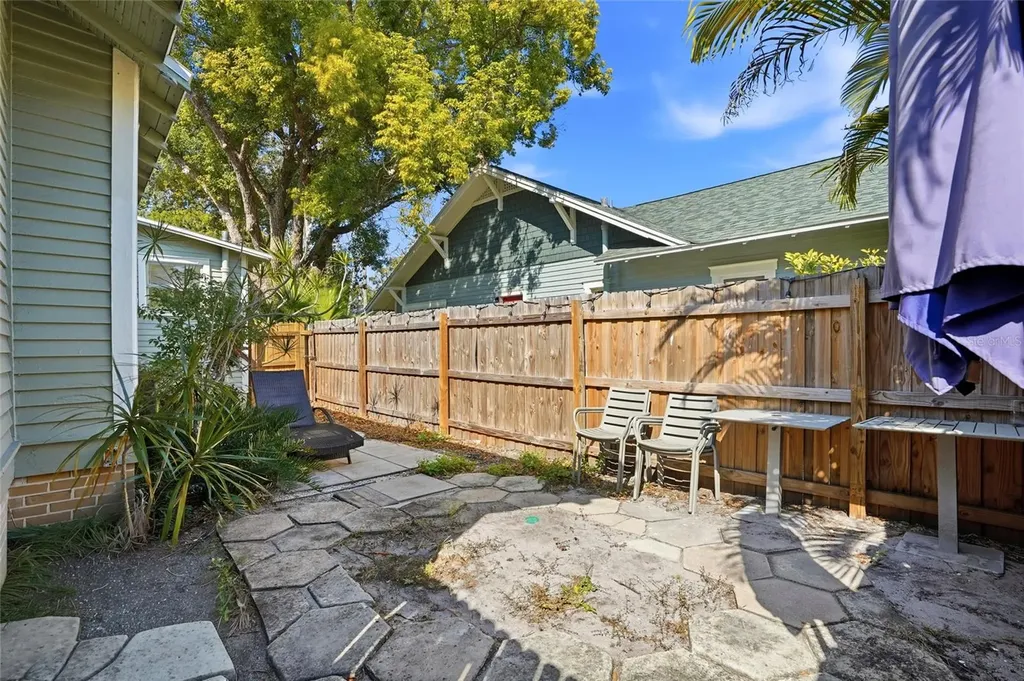 725 8th Street N St Petersburg FL 33701