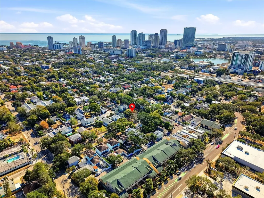 725 8th Street N St Petersburg FL 33701