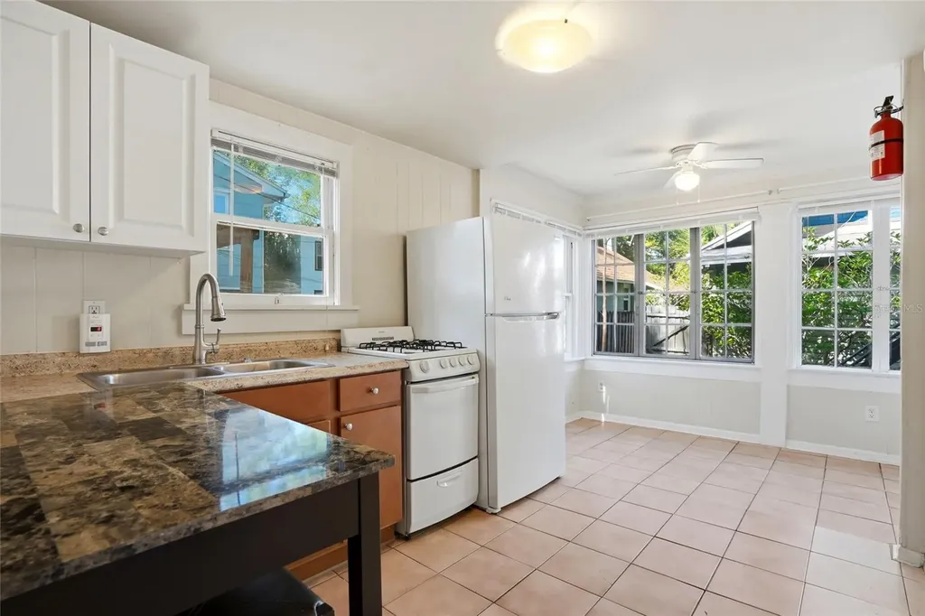 725 8th Street N St Petersburg FL 33701