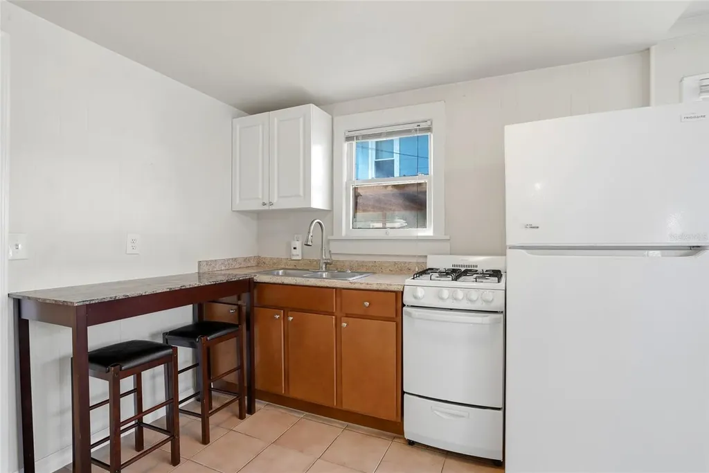 725 8th Street N St Petersburg FL 33701