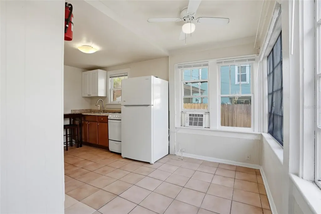 725 8th Street N St Petersburg FL 33701