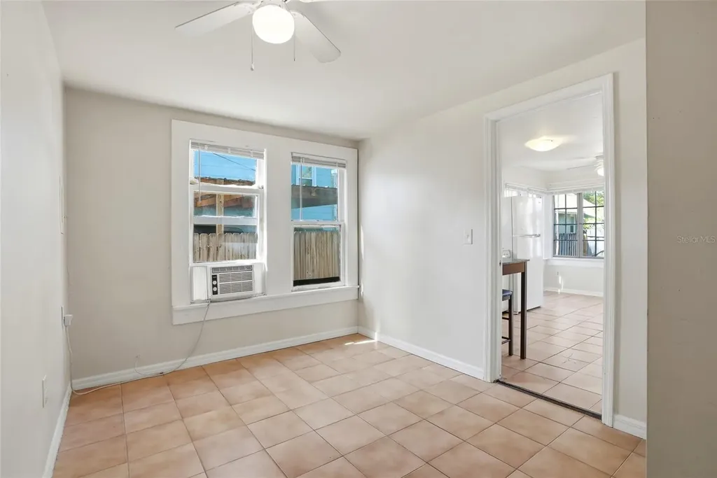 725 8th Street N St Petersburg FL 33701