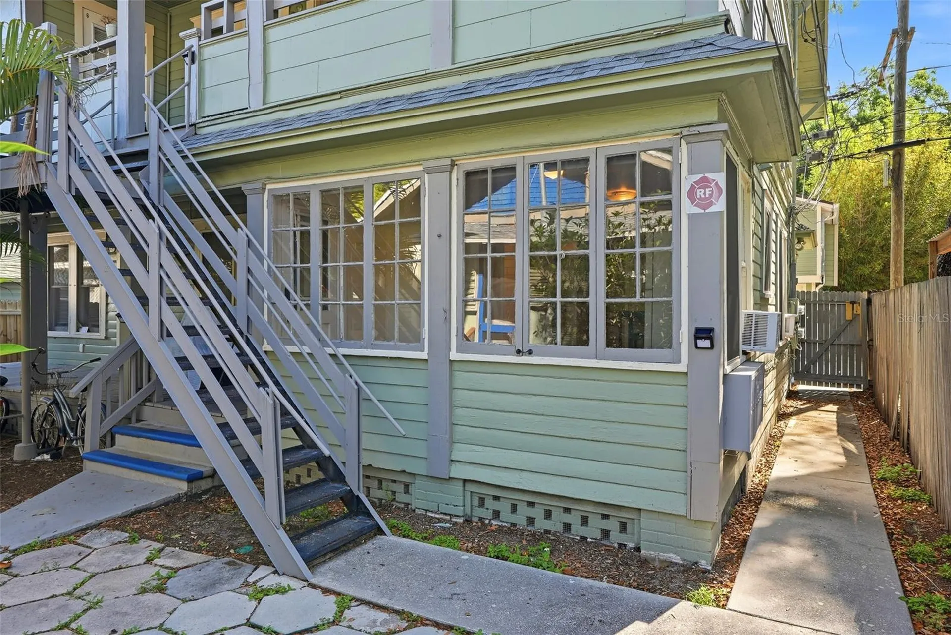 725 8th Street N St Petersburg FL 33701