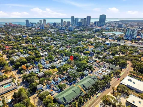 725 8th Street N St Petersburg FL 33701
