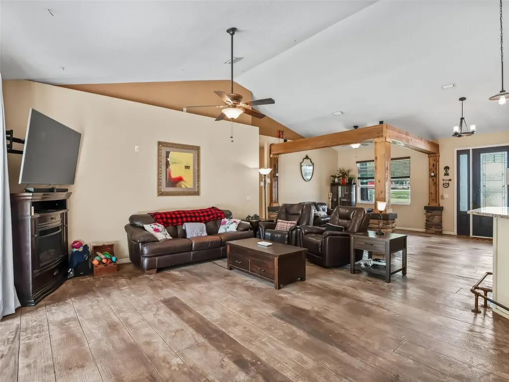 2187 County Road 243c Wildwood FL 34785
