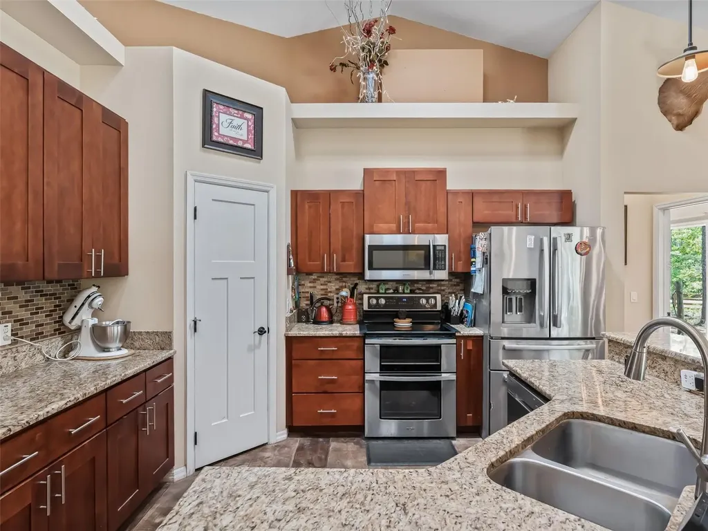 2187 County Road 243c Wildwood FL 34785