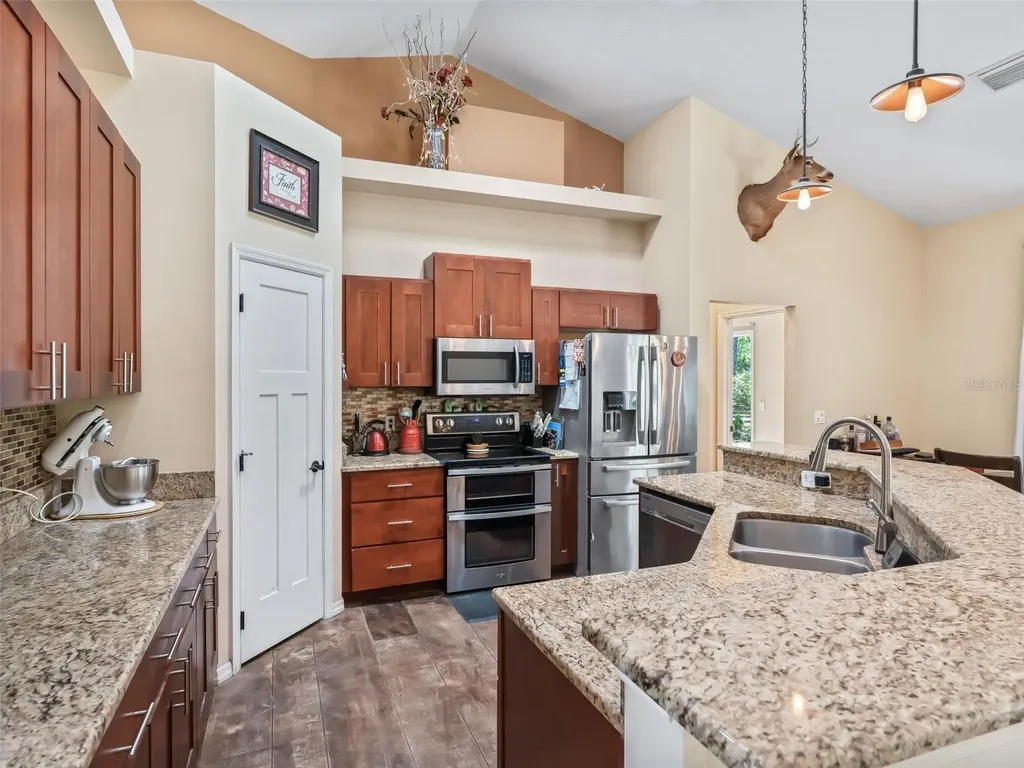 2187 County Road 243c Wildwood FL 34785