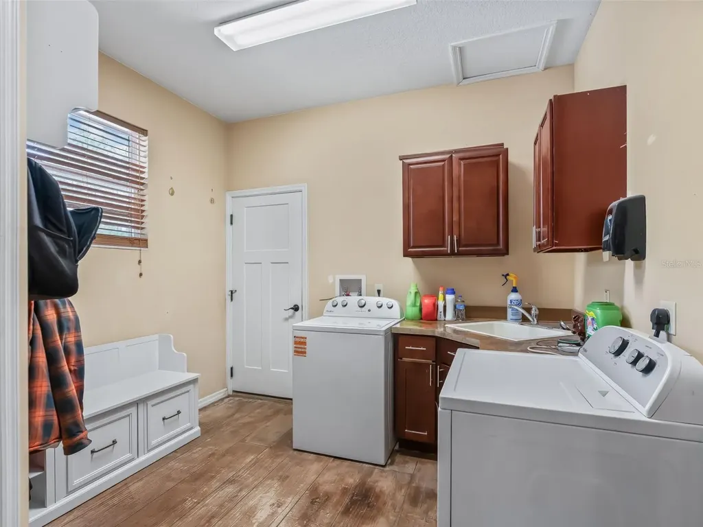 2187 County Road 243c Wildwood FL 34785