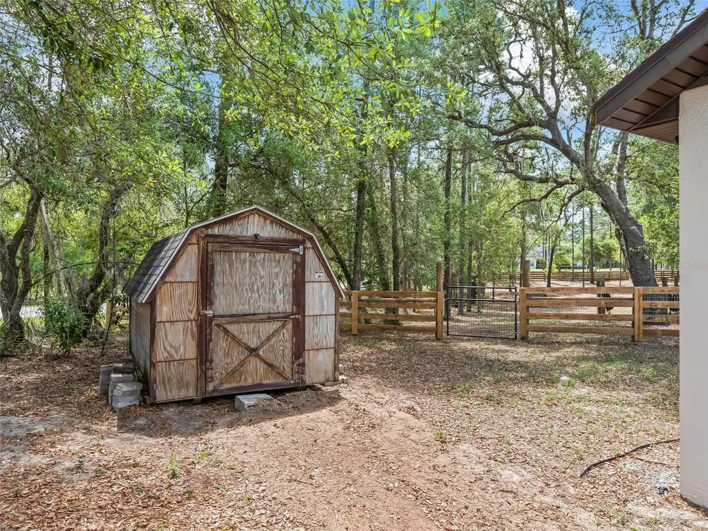 2187 County Road 243c Wildwood FL 34785