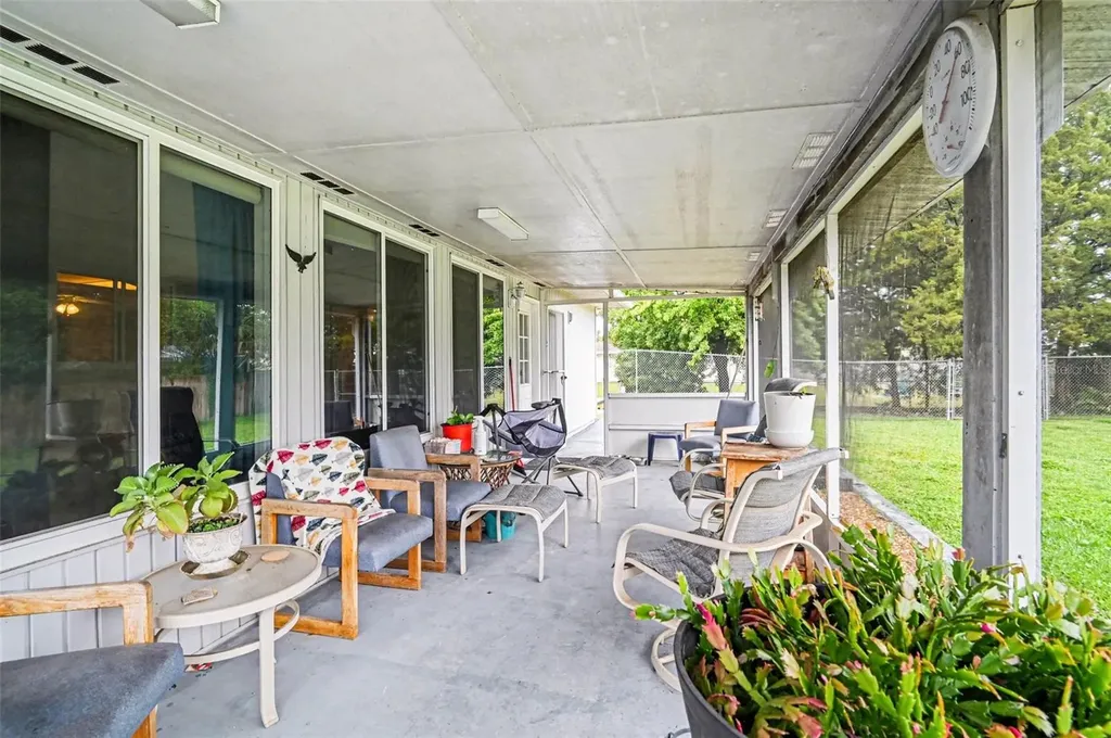 527 Land O Lakes Court Deland FL 32724