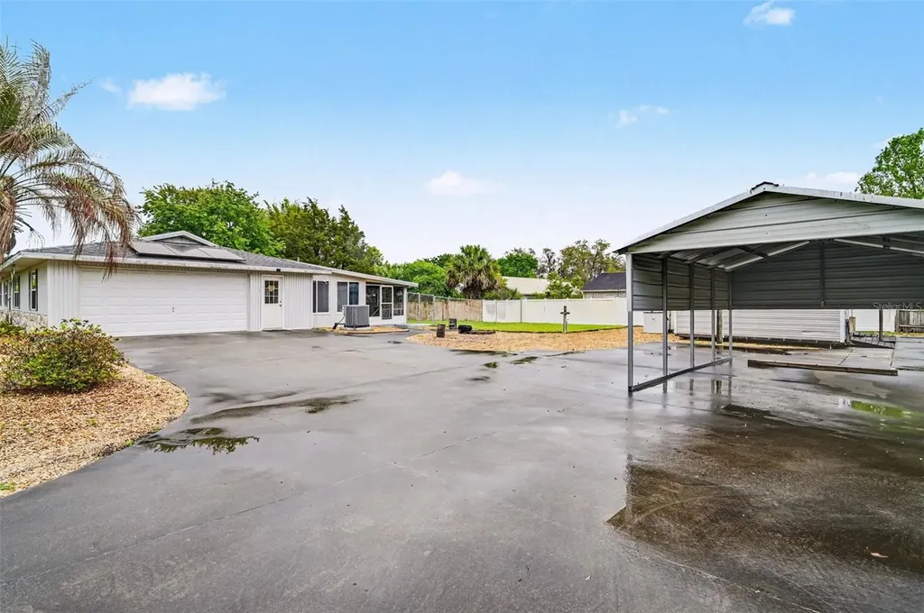 527 Land O Lakes Court Deland FL 32724