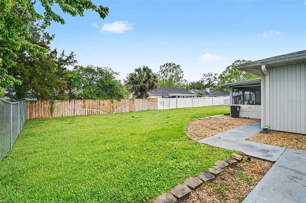 527 Land O Lakes Court Deland FL 32724