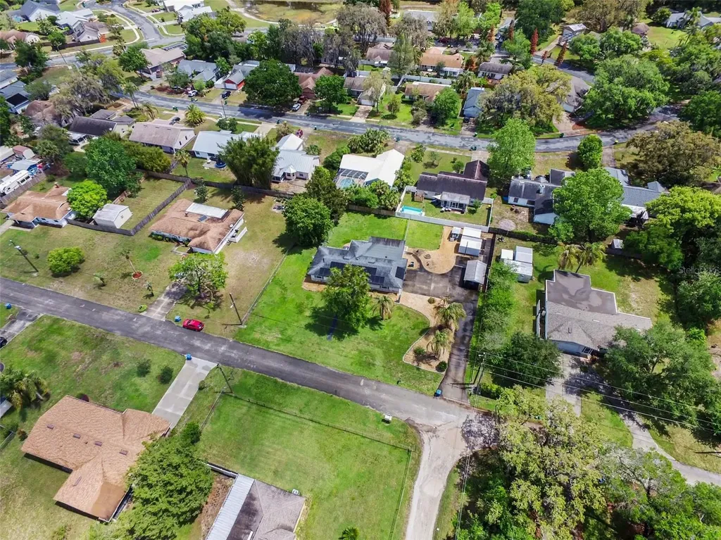 527 Land O Lakes Court Deland FL 32724