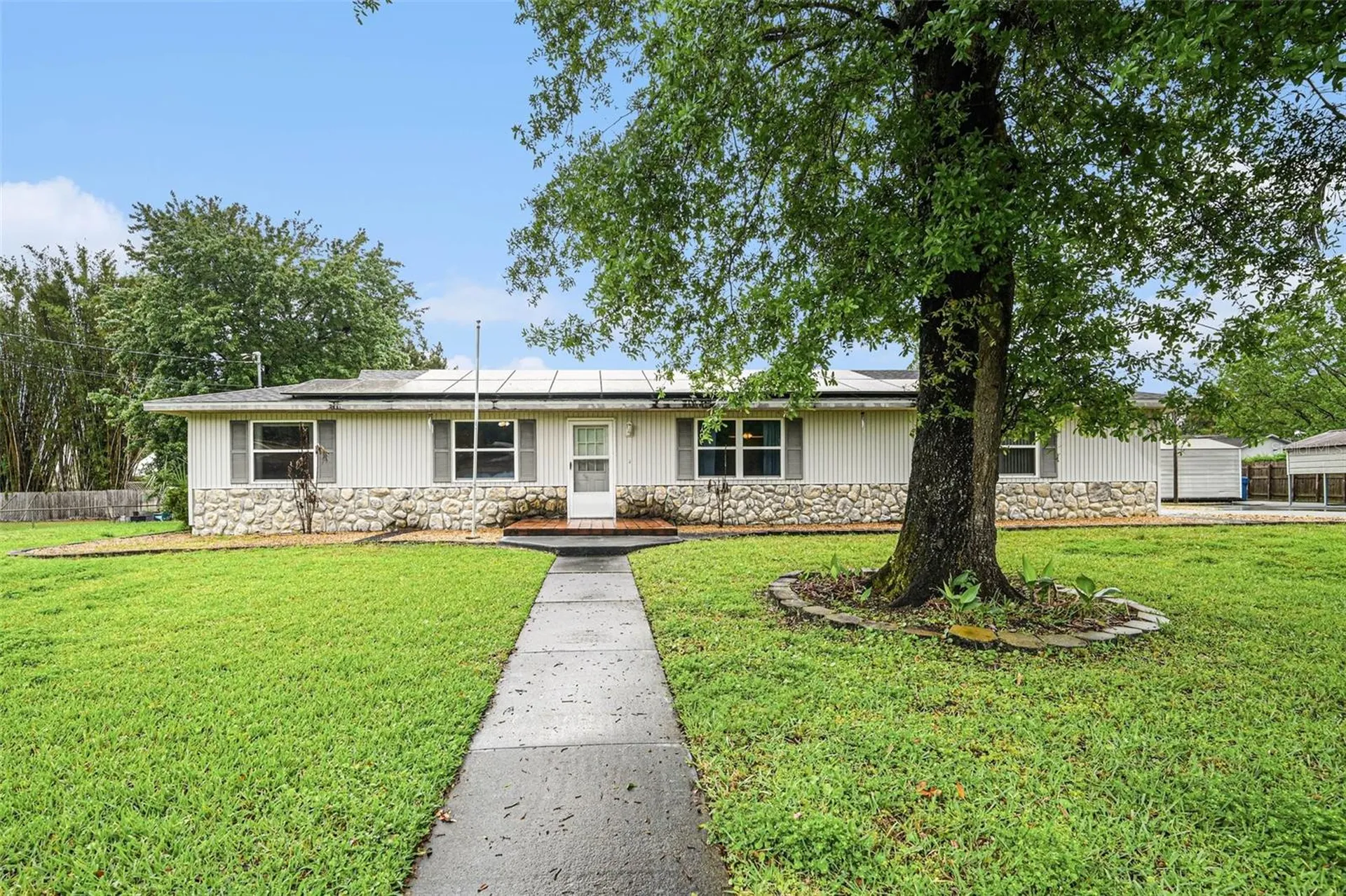 527 Land O Lakes Court Deland FL 32724