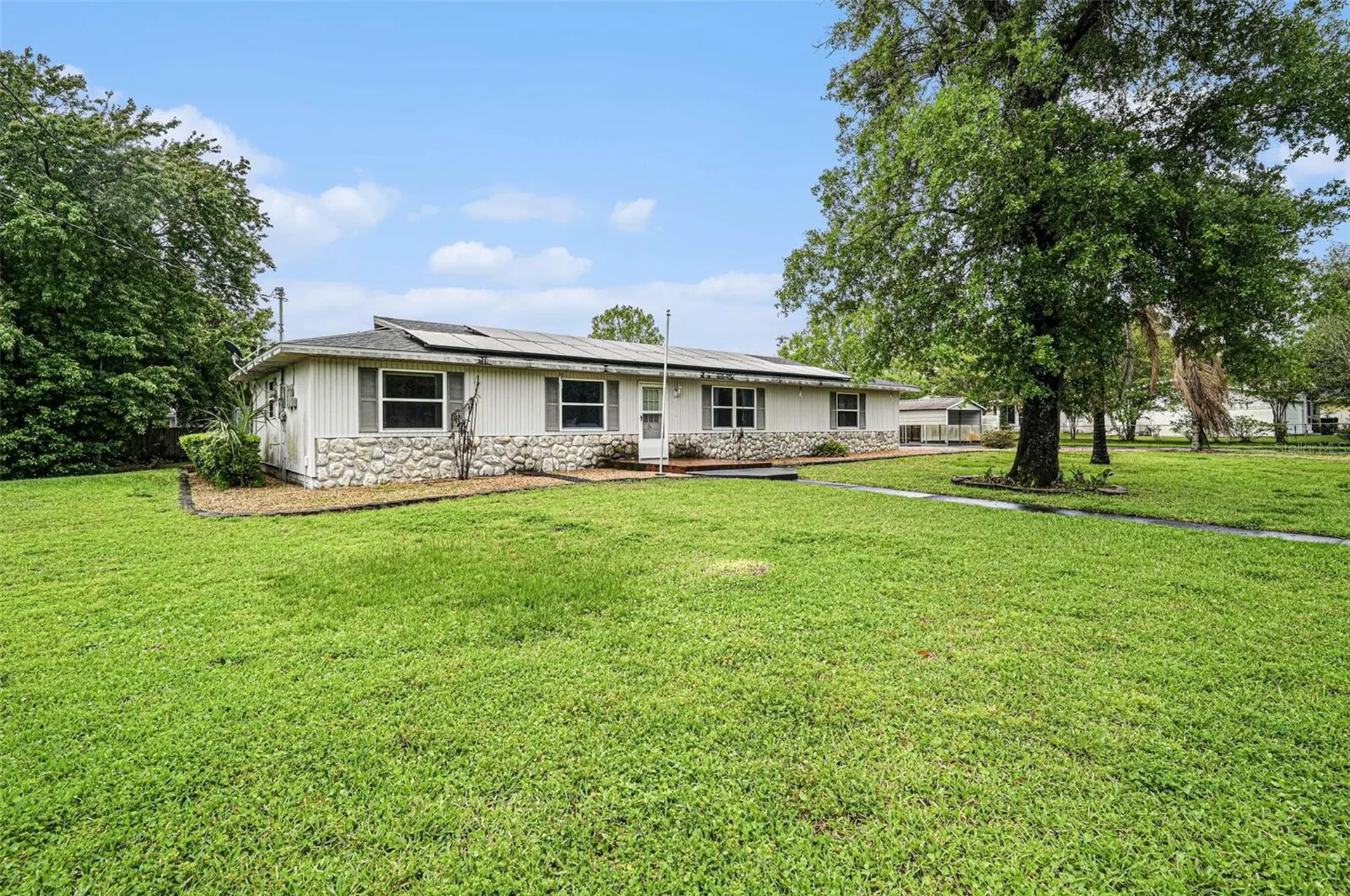 527 Land O Lakes Court Deland FL 32724