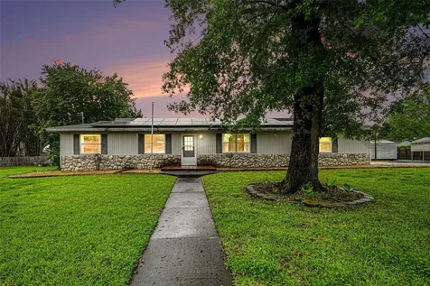 527 Land O Lakes Court Deland FL 32724
