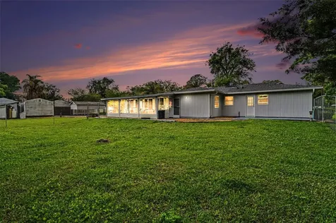 527 Land O Lakes Court Deland FL 32724