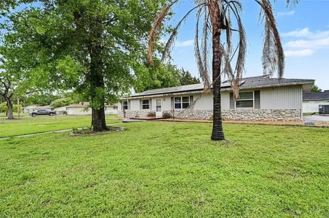 527 Land O Lakes Court Deland FL 32724
