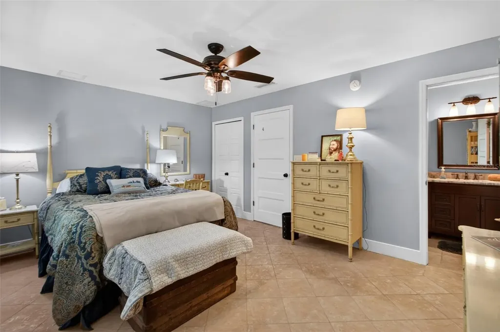 137 & 135 Riverside Drive Satsuma FL 32189