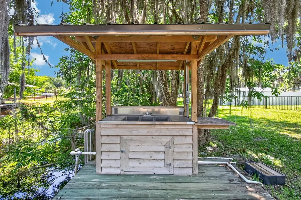 137 & 135 Riverside Drive Satsuma FL 32189