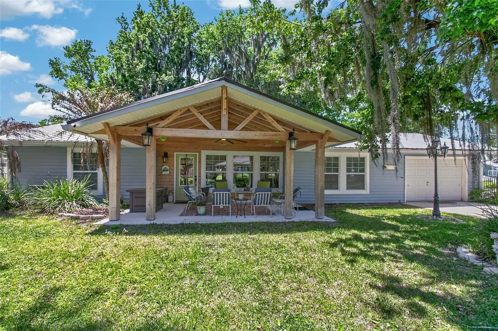 137 & 135 Riverside Drive Satsuma FL 32189