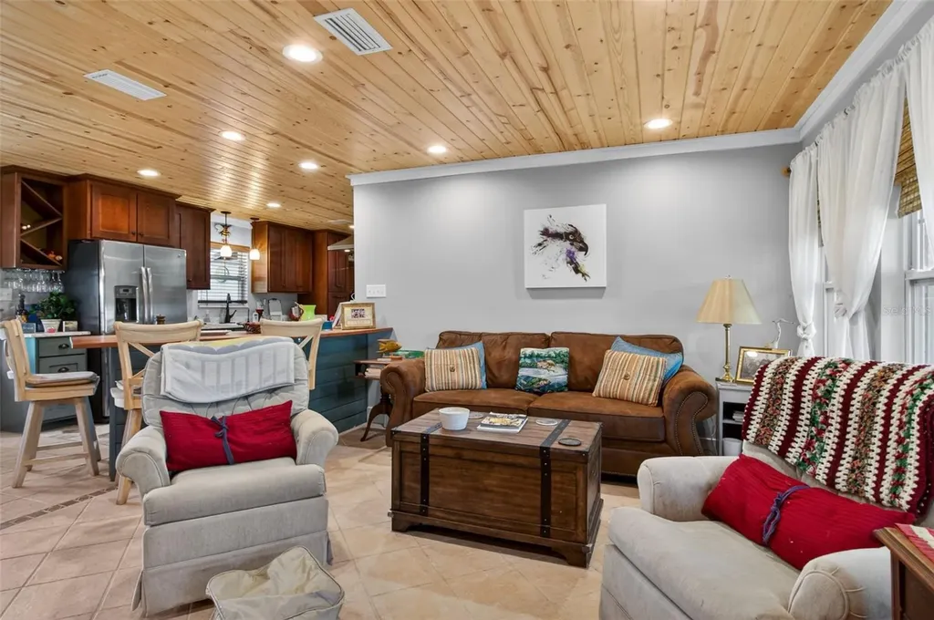 137 & 135 Riverside Drive Satsuma FL 32189