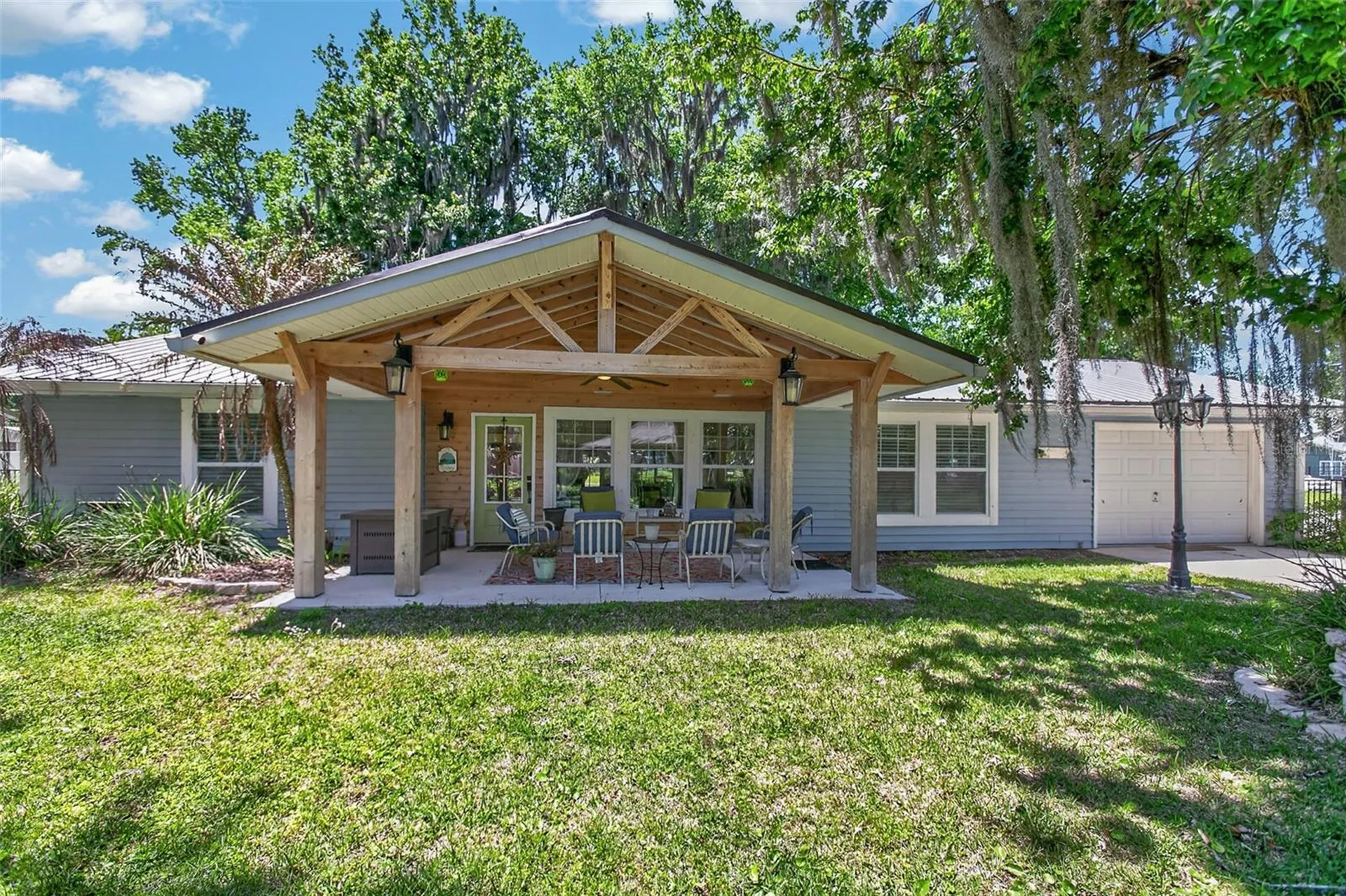 137 & 135 Riverside Drive Satsuma FL 32189