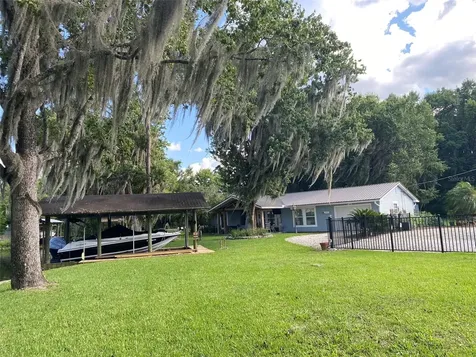 137 & 135 Riverside Drive Satsuma FL 32189