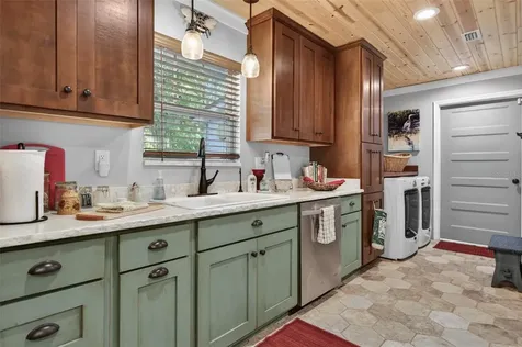 137 & 135 Riverside Drive Satsuma FL 32189
