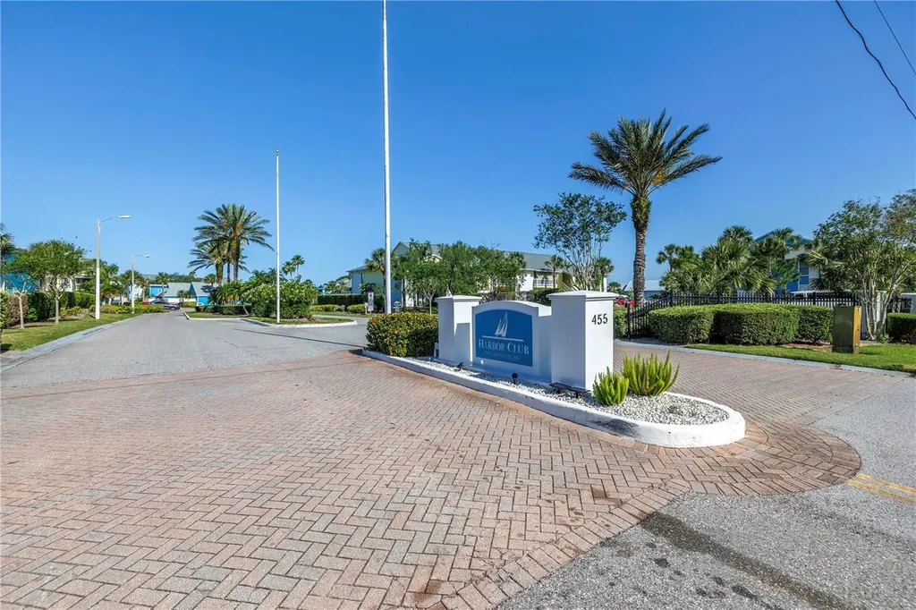 455 Alt 19 S Palm Harbor FL 34683