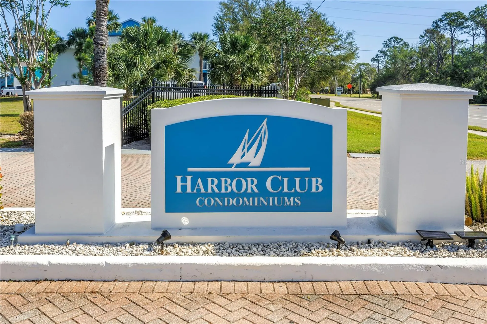 455 Alt 19 S Palm Harbor FL 34683