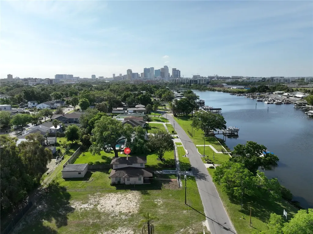 2515 N Riverside Drive Tampa FL 33602