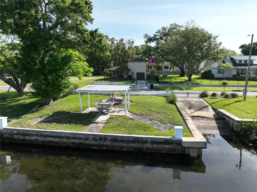 2515 N Riverside Drive Tampa FL 33602