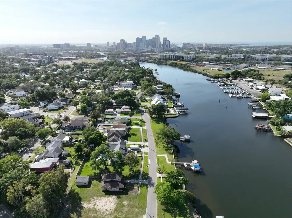2515 N Riverside Drive Tampa FL 33602