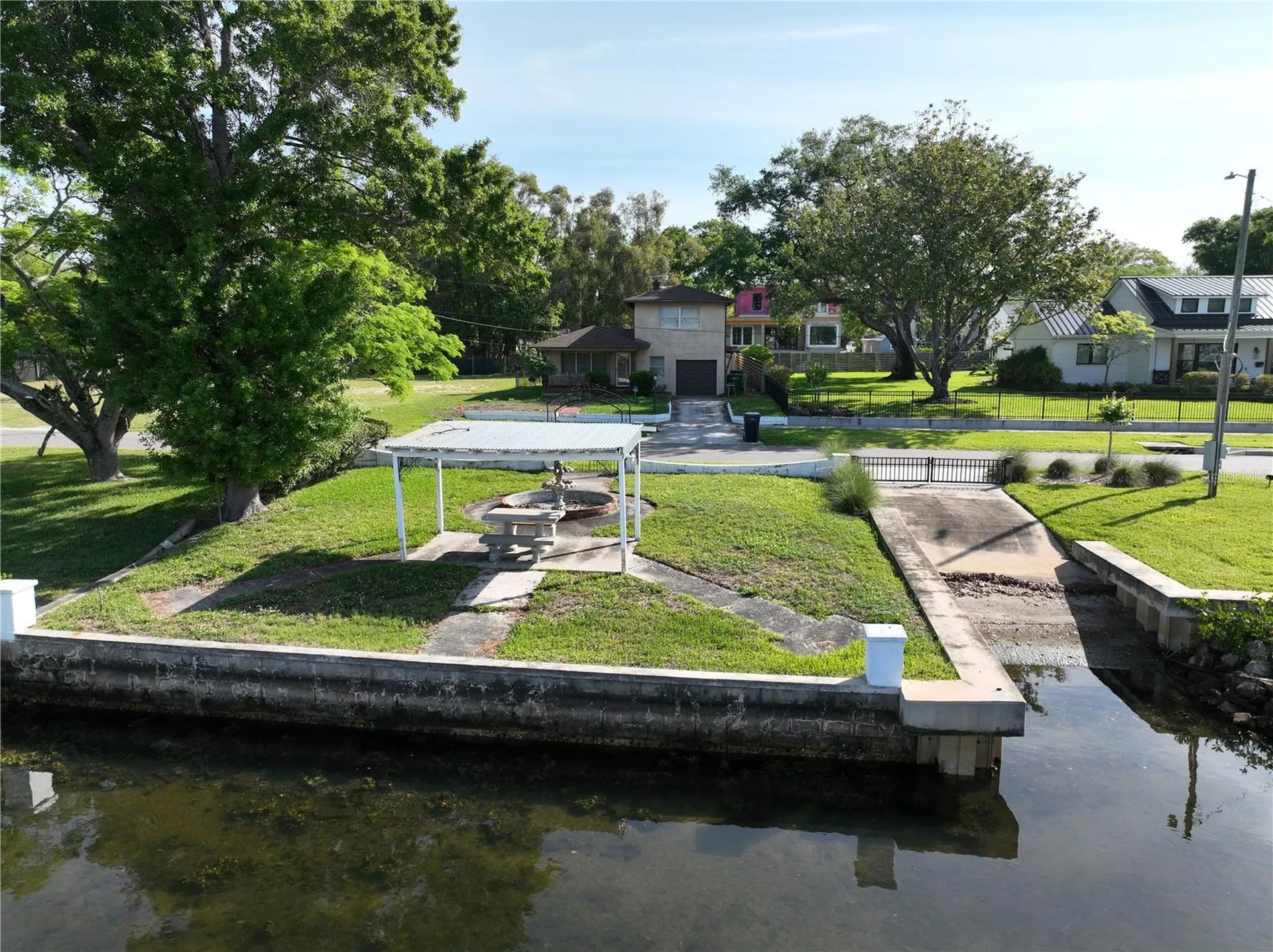 2515 N Riverside Drive Tampa FL 33602