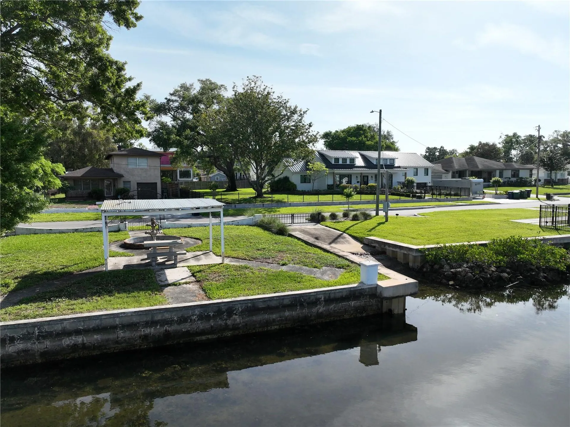 2515 N Riverside Drive Tampa FL 33602