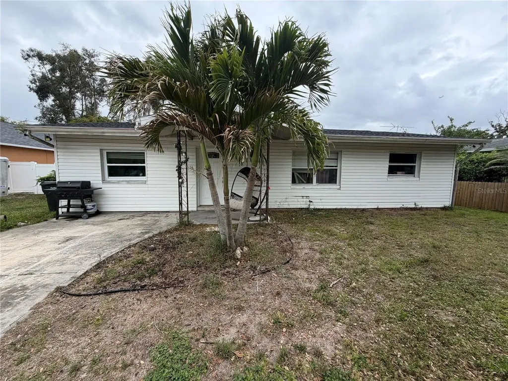 3915 51st Avenue N St Petersburg FL 33714