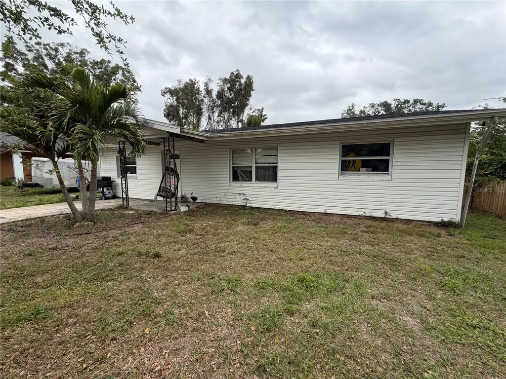 3915 51st Avenue N St Petersburg FL 33714