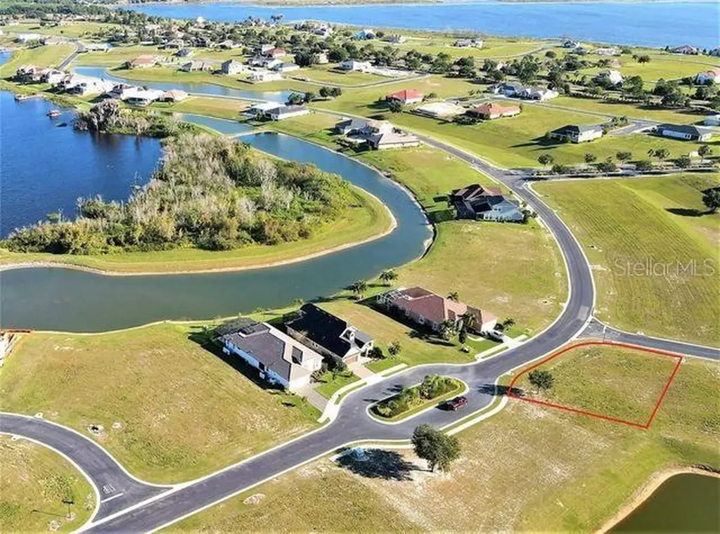168 Fringe Tree Lake Alfred FL 33850