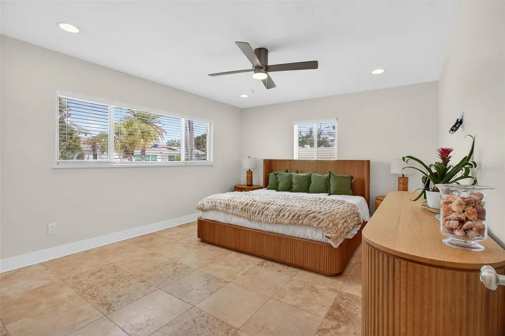 517 39th Avenue St Pete Beach FL 33706