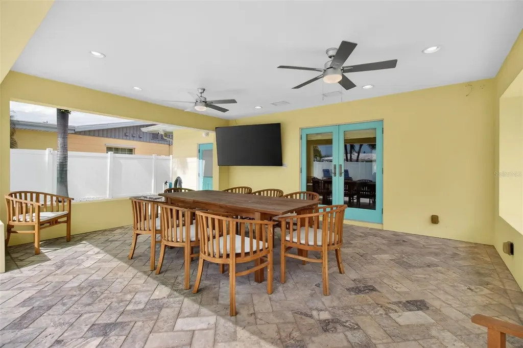 517 39th Avenue St Pete Beach FL 33706